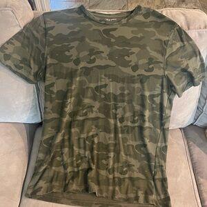 Old Navy Green Short Sleeve Camo Tee